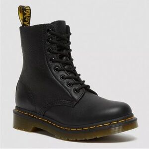Brand new Dr. Martens 1460 Pascal Virginia Leather Boot Black Womens sz 5